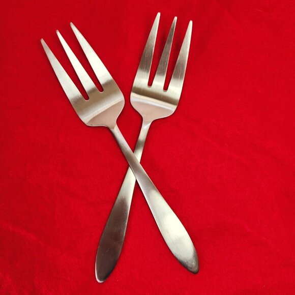 Oneida Cold Meat Serving Forks Mooncrest Pattern 8" Set of 2 - Picture 2 of 9